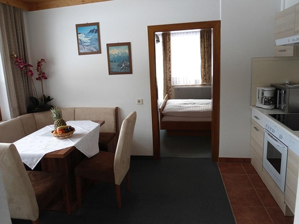 Gasthof Jagawirt - Gastehaus Alpina Hotel Sankt Jakob in Defereggen Room photo