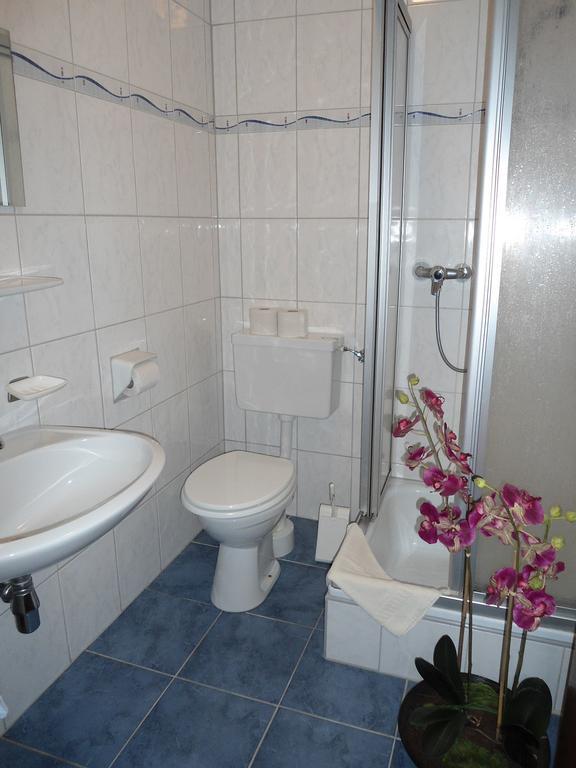 Gasthof Jagawirt - Gastehaus Alpina Hotel Sankt Jakob in Defereggen Room photo