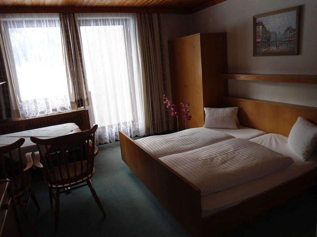Gasthof Jagawirt - Gastehaus Alpina Hotel Sankt Jakob in Defereggen Room photo